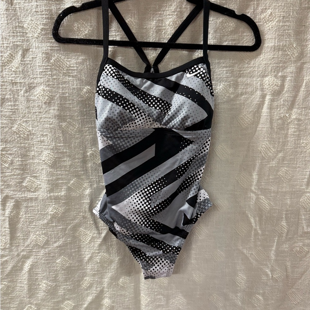 Women’s Nike Black and White One Piece Swimsuit S